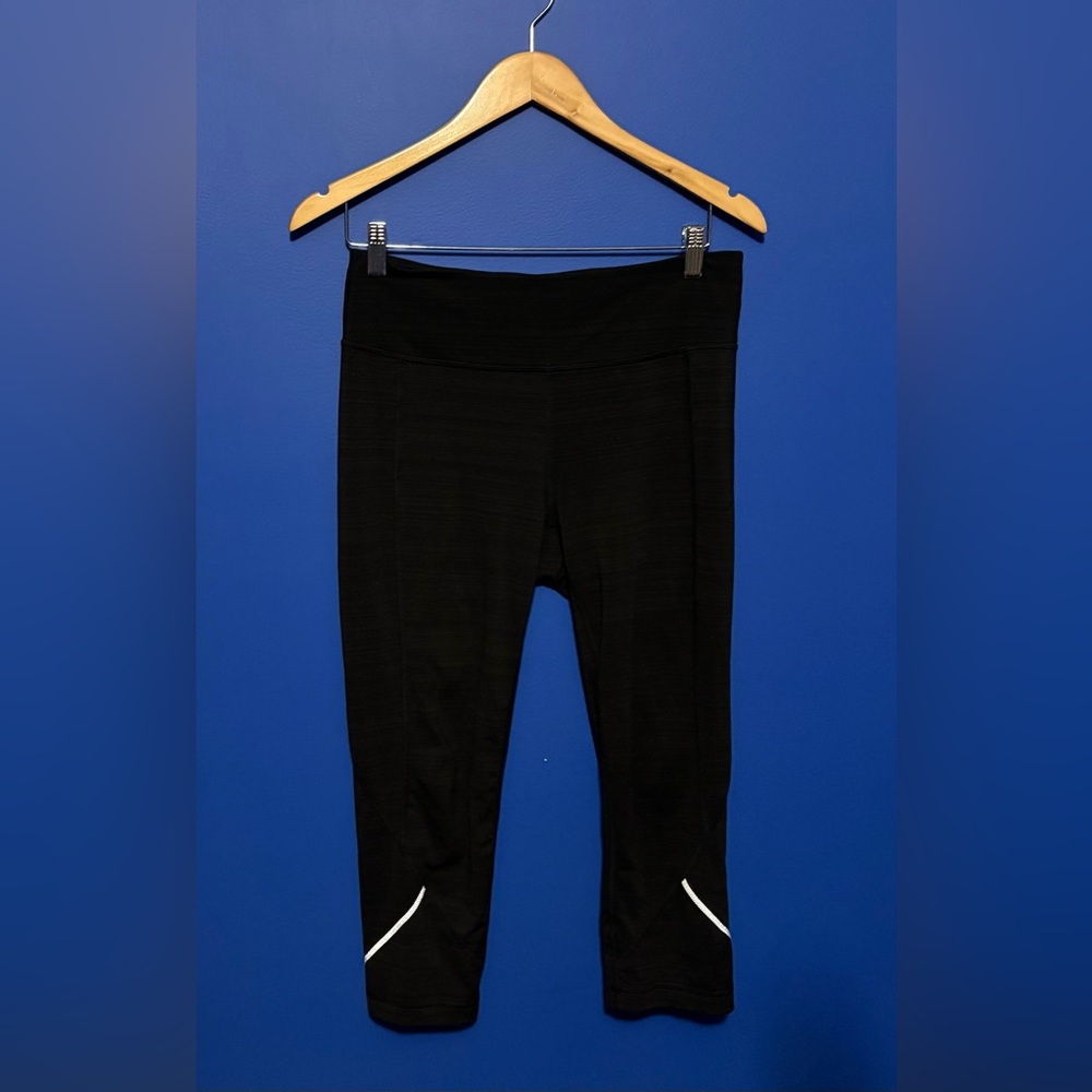 {Fila} women's cropped Black athletic Leggings women's size M